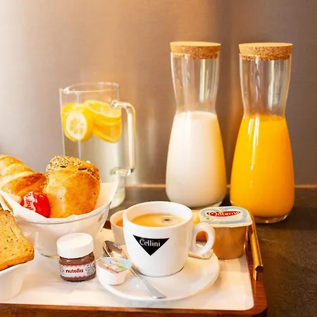 ベッド・アンド・ブレックファスト Aeroport 8 Min A Pied アンジャンビートン